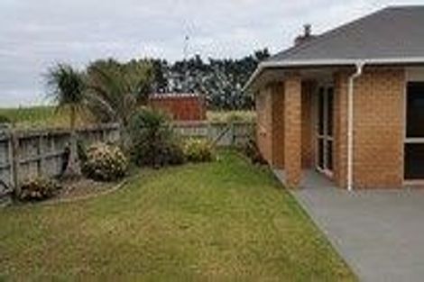 Photo of property in 51 Pyle Road West, One Tree Point, 0118