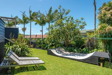 Photo of property in 12 Tyne Road, Forrest Hill, Auckland, 0620