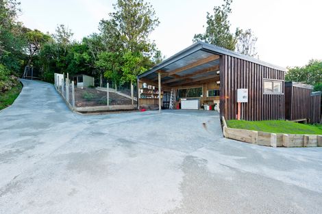 Photo of property in 166 Opanuku Road, Henderson Valley, Auckland, 0612