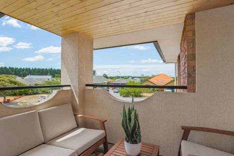 Photo of property in 19 Courtfield Close, Parklands, Christchurch, 8083