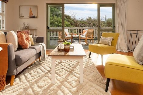 Photo of property in 162 Wellington Road, Paekakariki, 5034