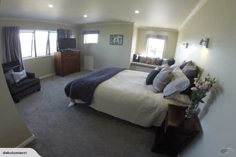 Photo of property in 153 Ruapehu Drive, Fitzherbert, Palmerston North, 4410