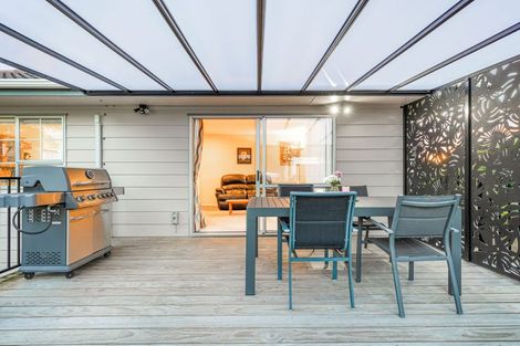 Photo of property in 1/11 Delisle Place, Windsor Park, Auckland, 0632