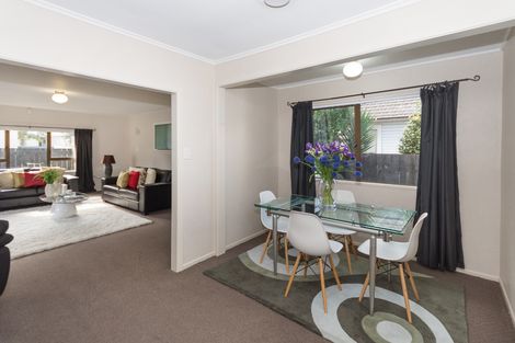 Photo of property in 62 Settlement Road, Papakura, 2110