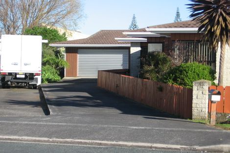Photo of property in 1/10 Edward Avenue, Orewa, 0931