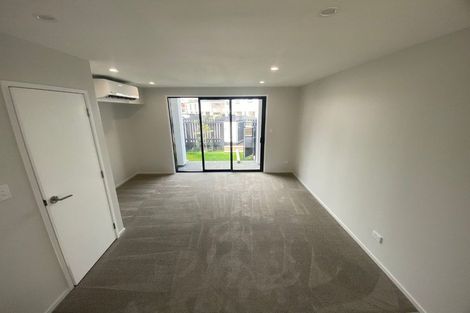 Photo of property in 77 Huri Street, Mangere Bridge, Auckland, 2022