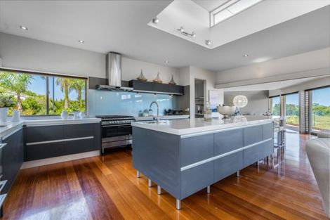 Photo of property in 21 Schopolo Place, Schnapper Rock, Auckland, 0632