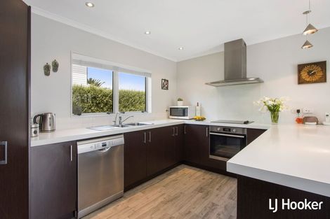 Photo of property in 14 Seafoam Place, Waihi Beach, 3611