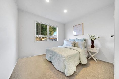 Photo of property in 8 Pukeroa Place, Papakura, 2110