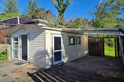 Photo of property in 11 Halberg Street, Glenfield, Auckland, 0629