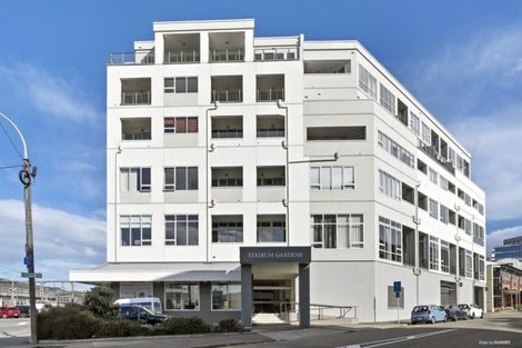 Photo of property in Stadium Garden Flats, 106/107 Thorndon Quay, Pipitea, Wellington, 6011