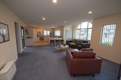 Photo of property in 33 Amesbury Drive, Churton Park, Wellington, 6037