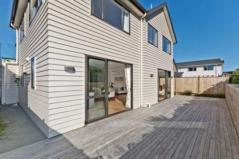 Photo of property in 5 Shelby Place, Long Bay, Auckland, 0630