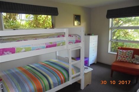 Photo of property in 10 Eastview Grove, Normandale, Lower Hutt, 5010