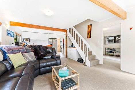 Photo of property in 30 Holiday Road, Stanmore Bay, Whangaparaoa, 0932