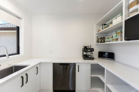 Photo of property in 5 Morepork Drive, Waikanae, 5036