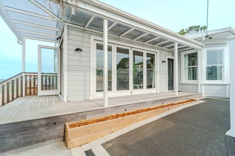 Photo of property in 1 Torquay Terrace, Newtown, Wellington, 6021