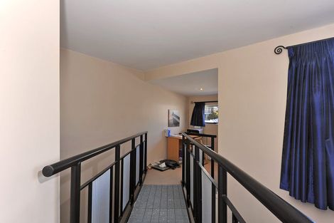 Photo of property in 8/17 Adelaide Road, Mount Cook, Wellington, 6021