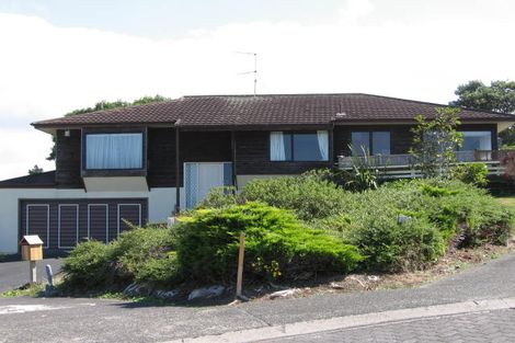 Photo of property in 17 Cairnbrae Court, Northcross, Auckland, 0632