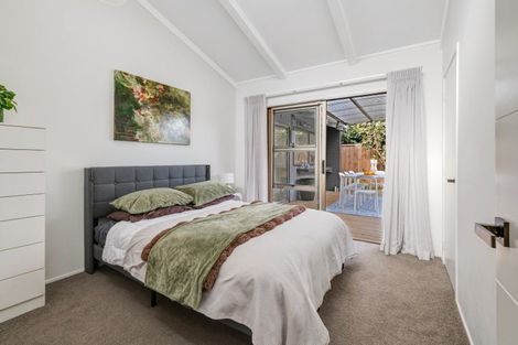 Photo of property in 18 Glengarry Avenue, Manly, Whangaparaoa, 0930