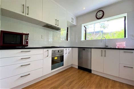 Photo of property in 16 Cherub Place, West Harbour, Auckland, 0618