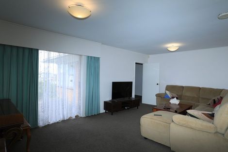 Photo of property in 98 Glenmore Road, Sunnyhills, Auckland, 2010