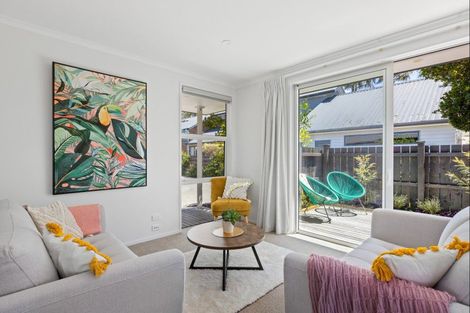 Photo of property in 16a Elizabeth Street, Orewa, 0931