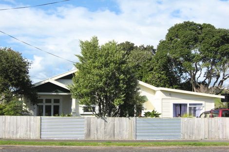 Photo of property in 67 Paynters Avenue, Strandon, New Plymouth, 4312