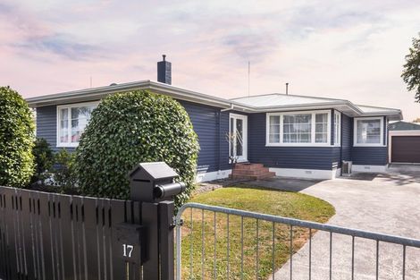 Photo of property in 17 Botanical Road, Takaro, Palmerston North, 4412
