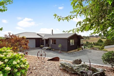 Photo of property in 39 Pipitiwai Drive, Helensville, Kaukapakapa, 0871