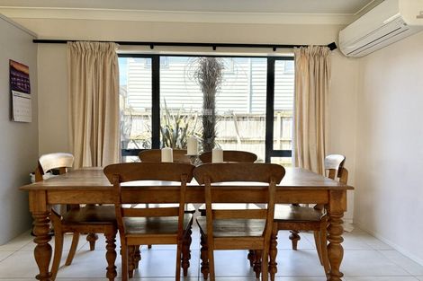 Photo of property in 6 Bellshill Close, Wattle Downs, Auckland, 2103