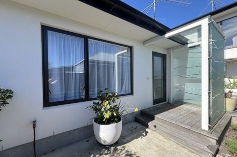 Photo of property in 2/129 Aikmans Road, Merivale, Christchurch, 8014