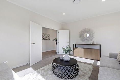 Photo of property in 20 Gilbransen Road, Kumeu, 0810