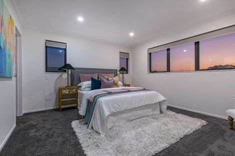 Photo of property in 5 Franheim Crescent, Orewa, 0931