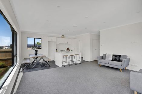 Photo of property in 11 Horoeka Street, Inglewood, 4330