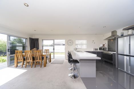 Photo of property in 20 Rosalie Terrace, Kelvin Grove, Palmerston North, 4414