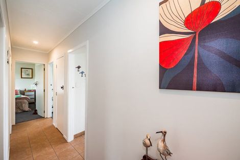 Photo of property in 18a Ngaio Road, Waikanae, 5036