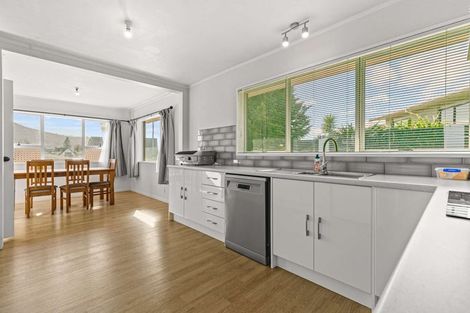 Photo of property in 49 Neri Crescent, Pomare, Rotorua, 3015