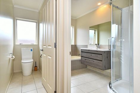 Photo of property in 5 Nita Place, The Gardens, Auckland, 2105