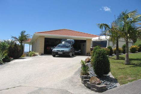 Photo of property in 10 Dudley Crescent, Cable Bay, 0420