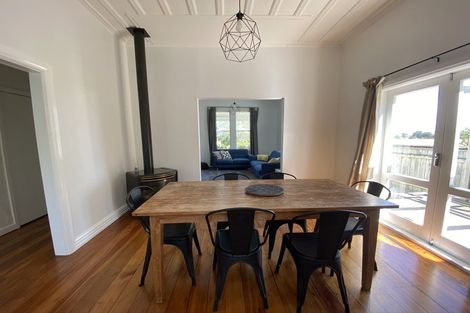 Photo of property in 53a Ferry Road, Martinborough, 5711