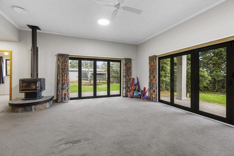 Photo of property in 300 Awai Road, Tarurutangi, New Plymouth, 4372
