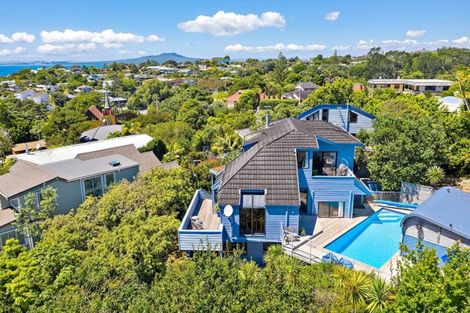 Photo of property in 15 Park Rise, Campbells Bay, Auckland, 0630