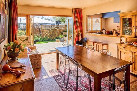 Photo of property in 96 Muritai Road, Eastbourne, Lower Hutt, 5013