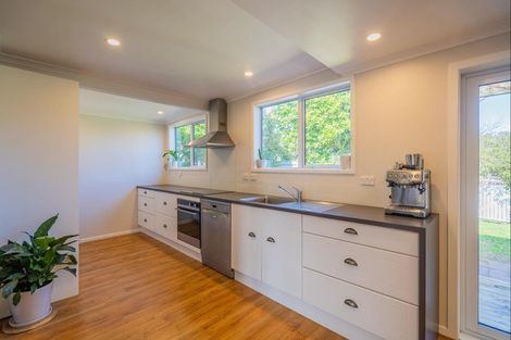 Photo of property in 17 Kaka Road, Raumati Beach, Paraparaumu, 5032