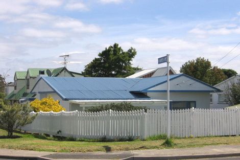 Photo of property in 27 Rogan Street, Mount Roskill, Auckland, 1041