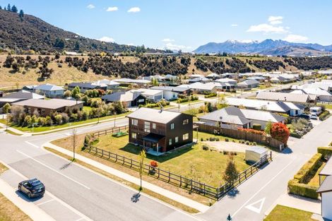 Photo of property in 28 Wabler Lane, Albert Town, Wanaka, 9305