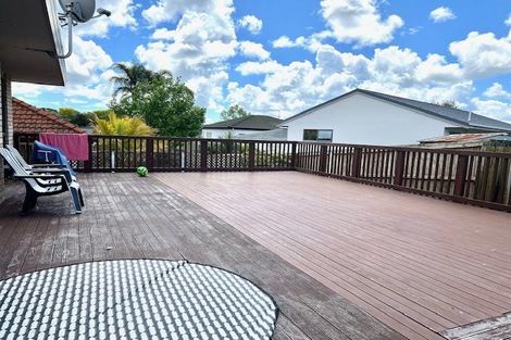 Photo of property in 17 Semillon Avenue, Henderson, Auckland, 0612