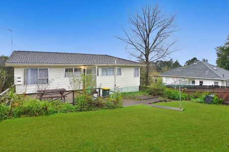 Photo of property in 12 Claverdon Drive, Massey, Auckland, 0614
