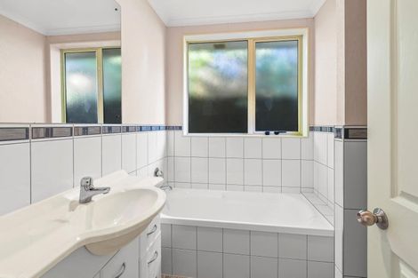 Photo of property in 6 Richard Halse Drive, Manurewa, Auckland, 2105